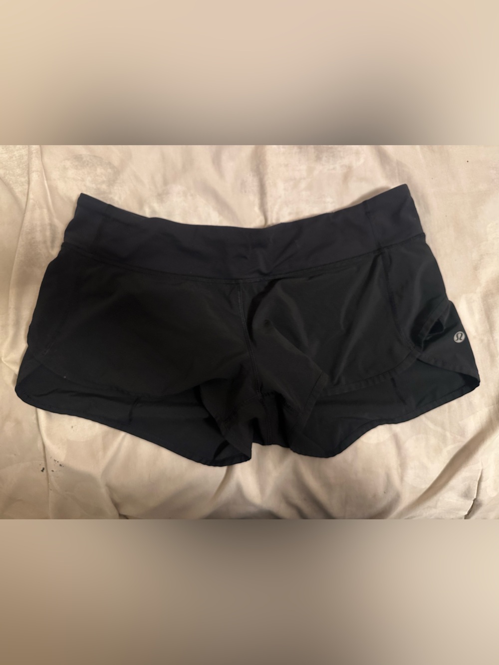 lulu-lemon Black Women’s lowrise Shorts